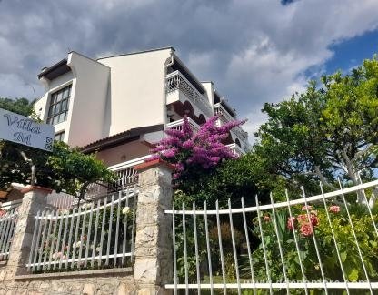 Villa M, alloggi privati a Bijela, Montenegro - eksterijer 3